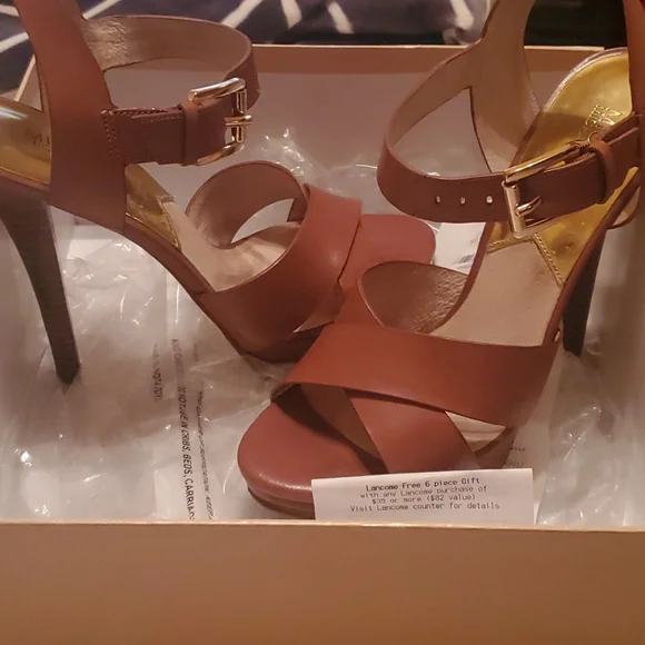 Michael Kors heels, 1/2, luggage